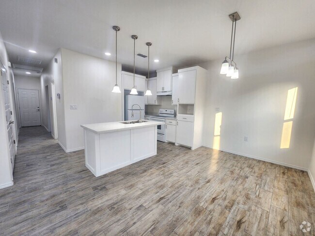 Building Photo - 2328 Summit Rd Unit B Rental