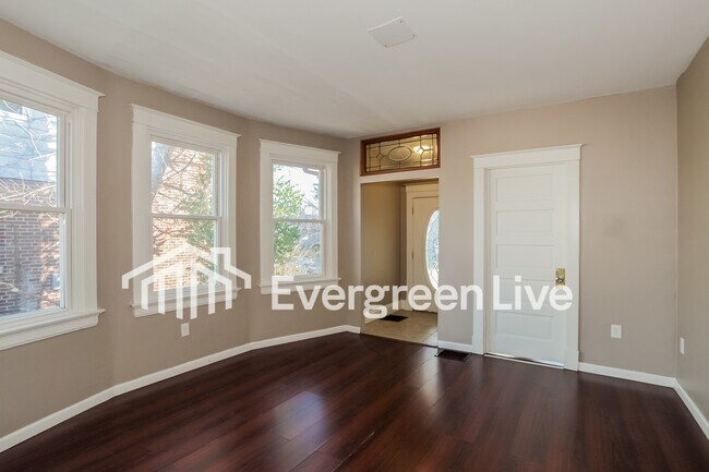 Photo - 1812 Emerson Ave