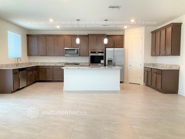 Photo - 11417 W Edgemont Ave