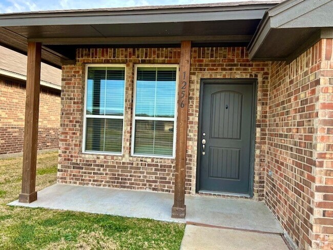 Building Photo - SPRING MOVE IN SPECIAL Rental