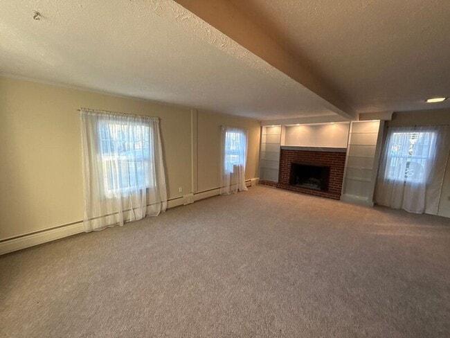 Photo - 1947 Marion St SE