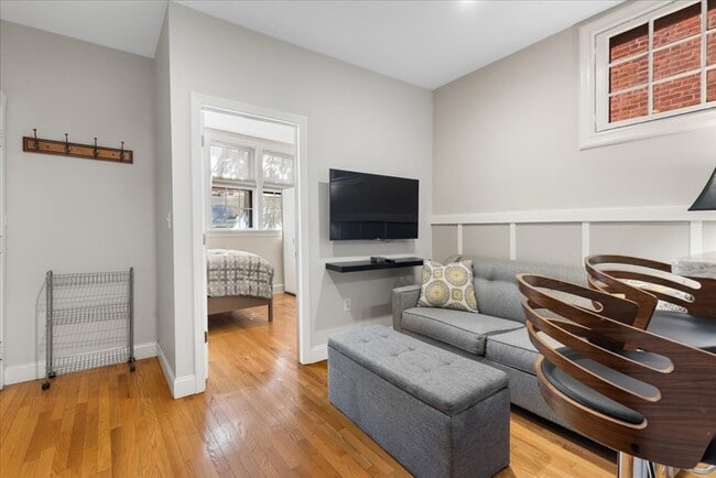 Photo - 80 W Cedar St Unidad 1