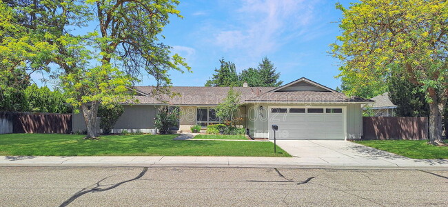 Building Photo - 254 W Fall Dr