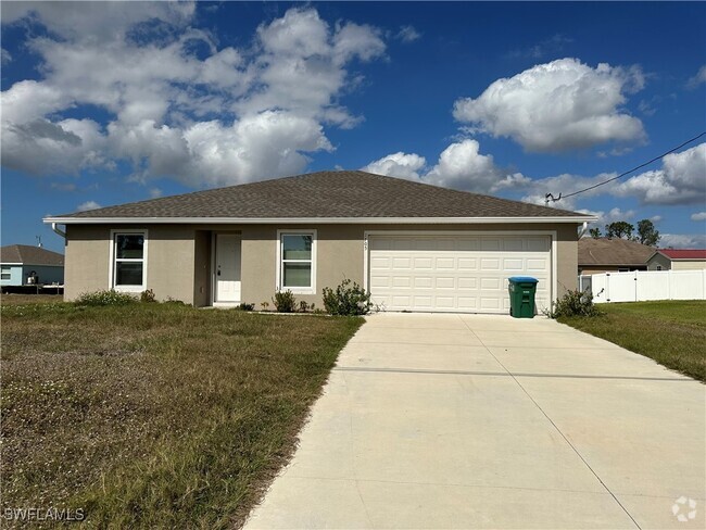 Building Photo - 1705 NE 33rd Ln Rental