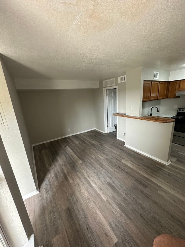 Photo - Charming Condo in the City! Unidad 303