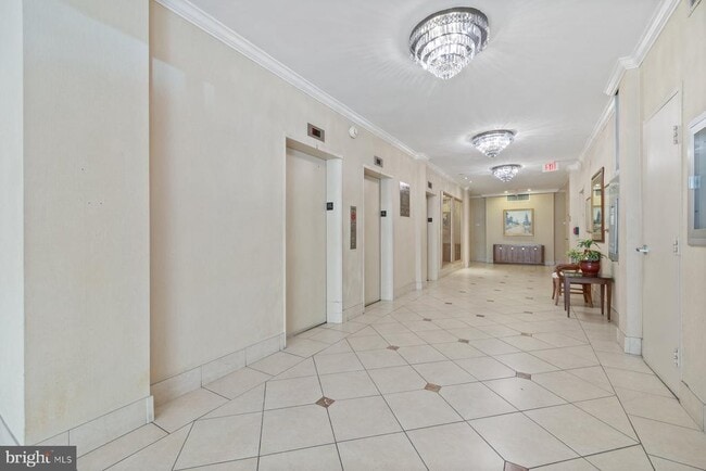 Photo - 10201 Grosvenor Pl Unidad 923