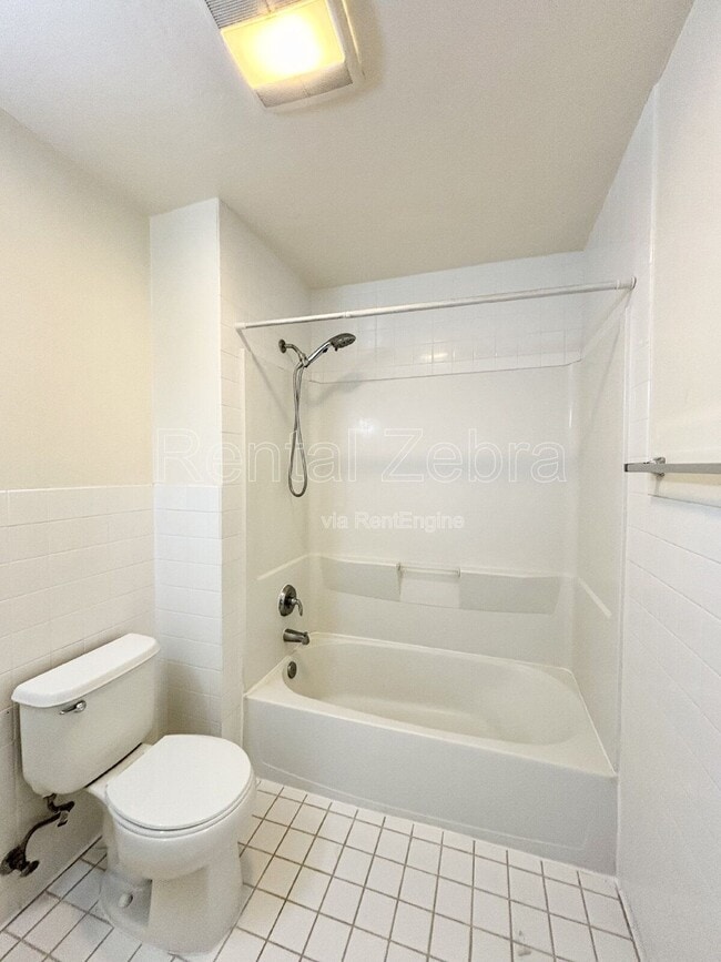 Photo - 317 W Main St Unidad 8