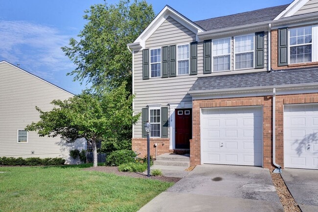End unit Townhome in Riverwalk Townes - End unit Townhome in Riverwalk Townes