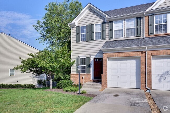 Building Photo - End unit Townhome in Riverwalk Townes