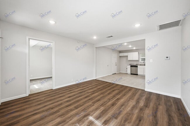 Photo - 4229 Comanche St