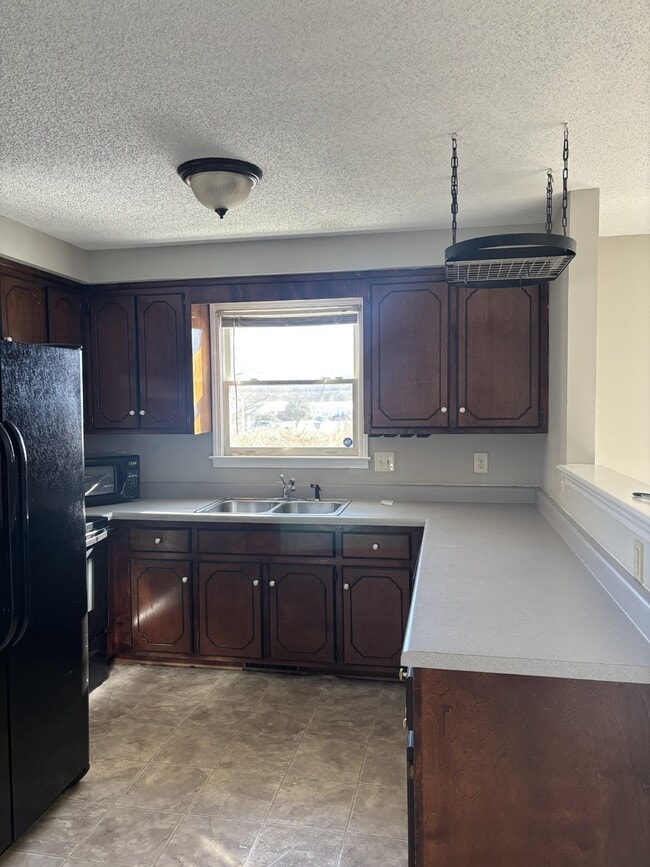 Photo - 363 Donna Dr