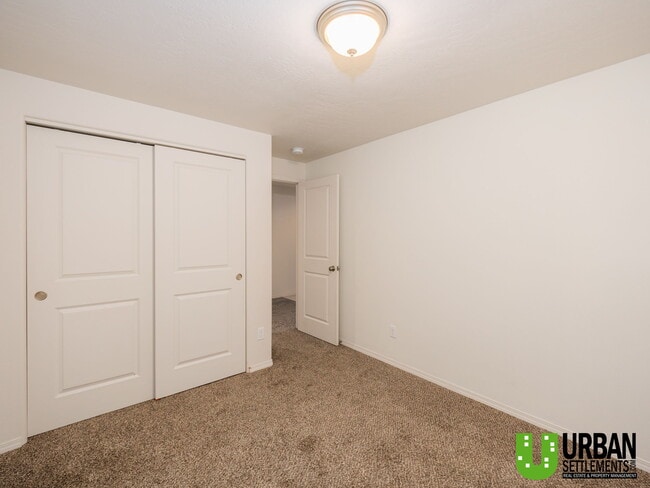 Building Photo - 4425 N McCabe Ln