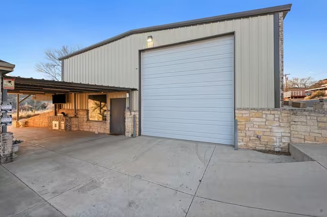 Photo - Fully Furnished Rental at Buffalo Springs Lake! All bills paid! Unit B