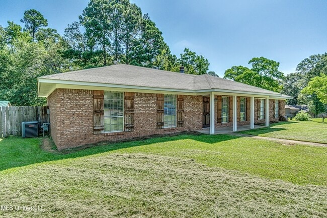 Building Photo - 348 Durham Ct