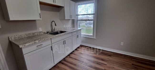 Photo - 9878 Canterbury Rd Unit 3