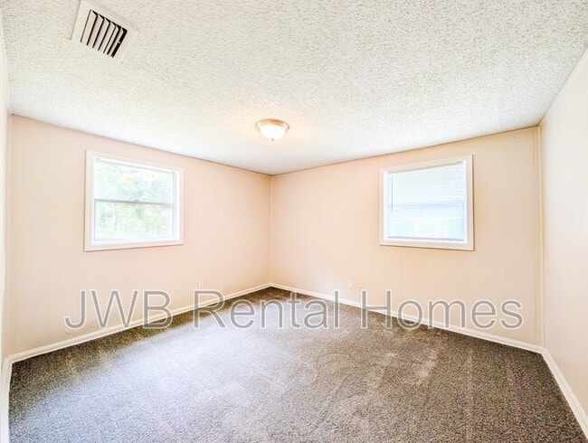 Photo - 8740 Free Ave