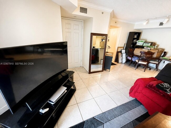 Photo - 2457 Centergate Dr Unidad 203