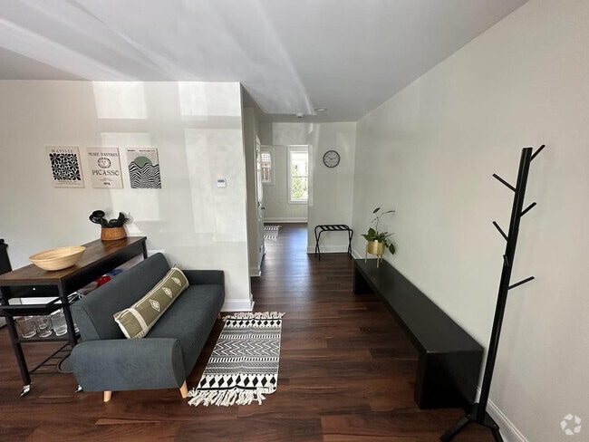 Building Photo - 40 2nd Ave Rental