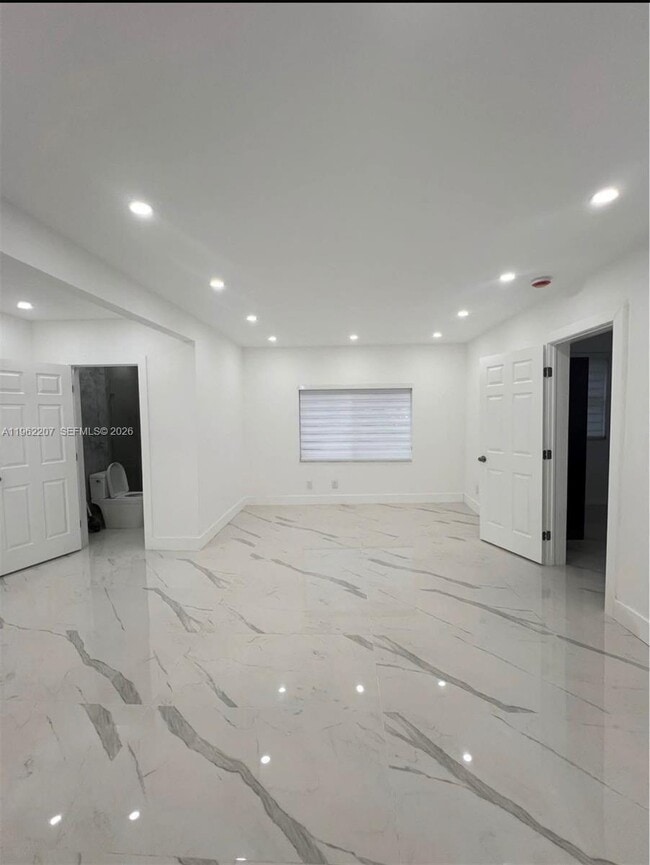 Photo - 1015 S 17th Ave Unit 8