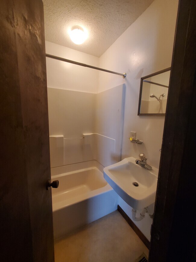 Photo - 2066 Ashmore Barden Rd