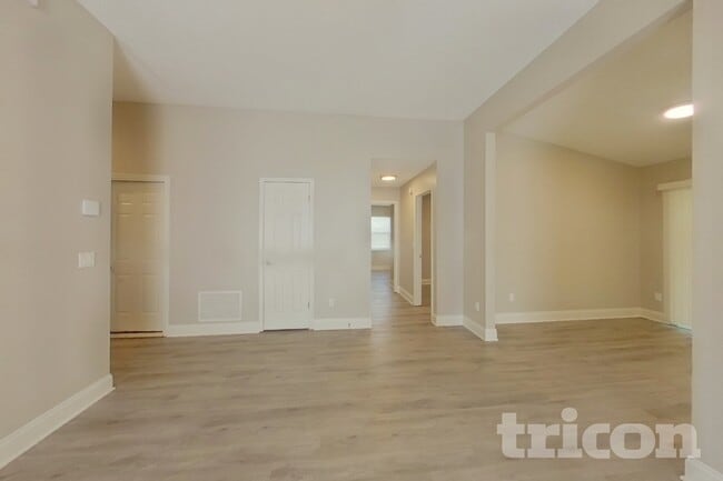 Photo - 1379 High Plains Dr W