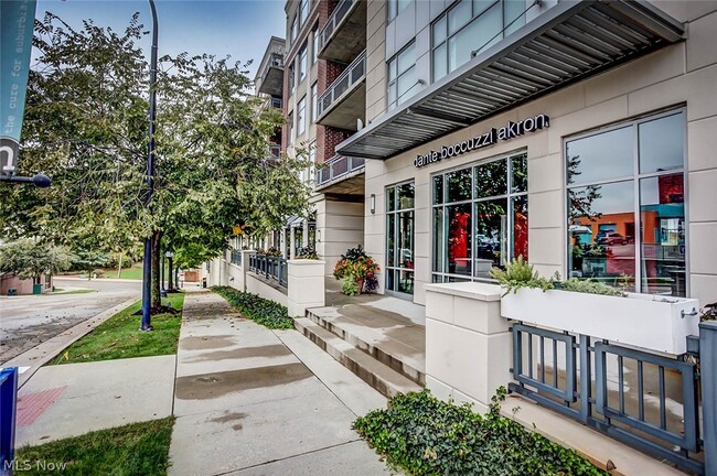 Photo - 21 Furnace St Unit 805