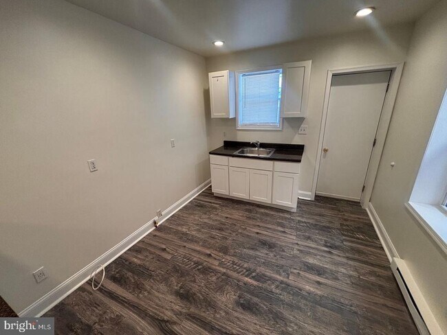 Photo - 2324 N Lambert St