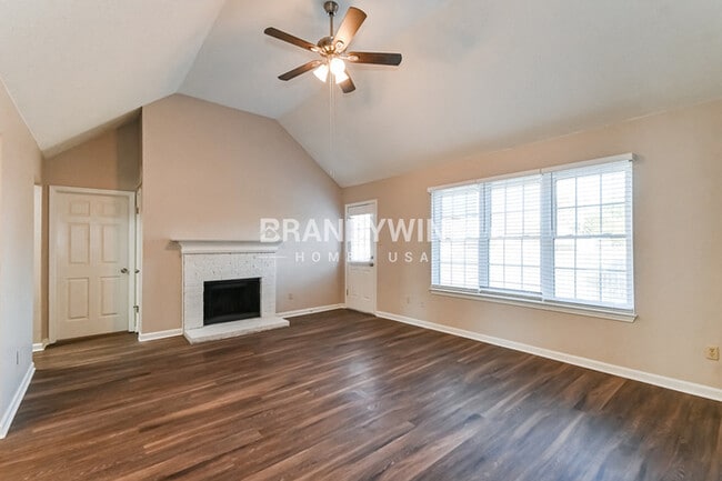 Photo - 7800 Lowrance Rd