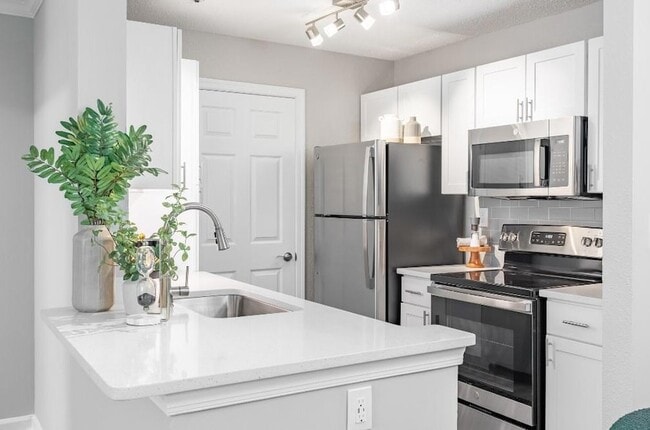 Photo - 2124 Gables Dr NE