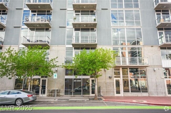Building Photo - 353 E Bonneville Ave Unit 761 Rental