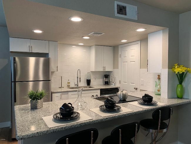 Photo - 4710 E Portland St