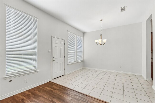 Photo - 2204 Perkins Crossing Dr
