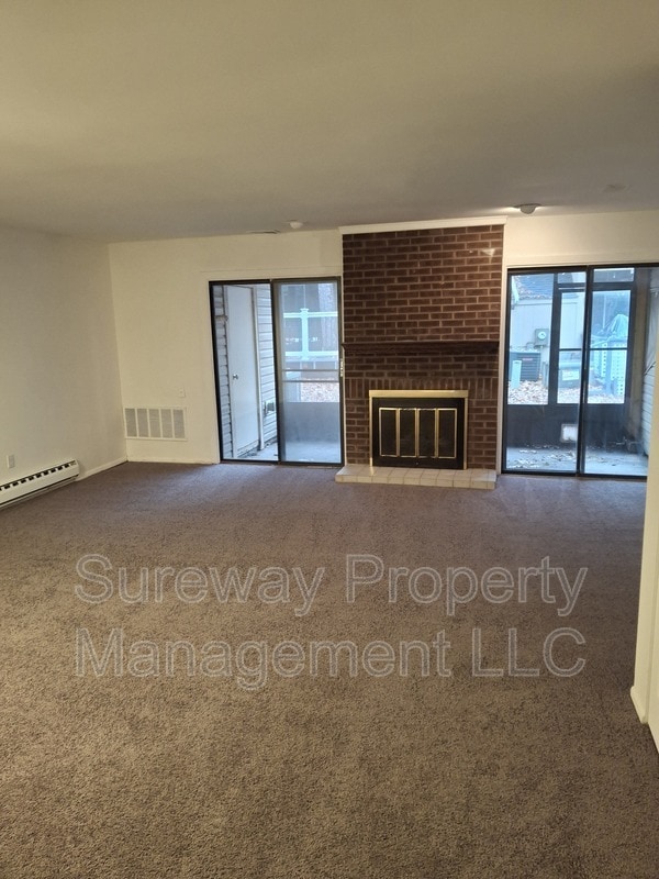 Photo - 1005 Bromley Estate