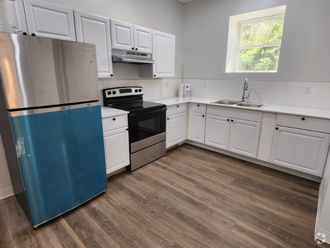Building Photo - 151 S Main St Rental