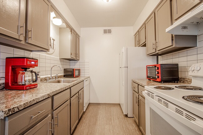 Photo - 6711 S Richmond Ave Unit Willow Creek 644