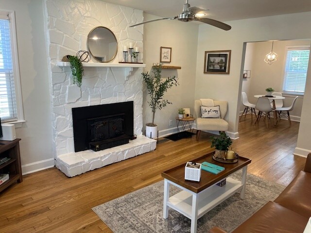 Photo - 2015 Stanford Dr SW