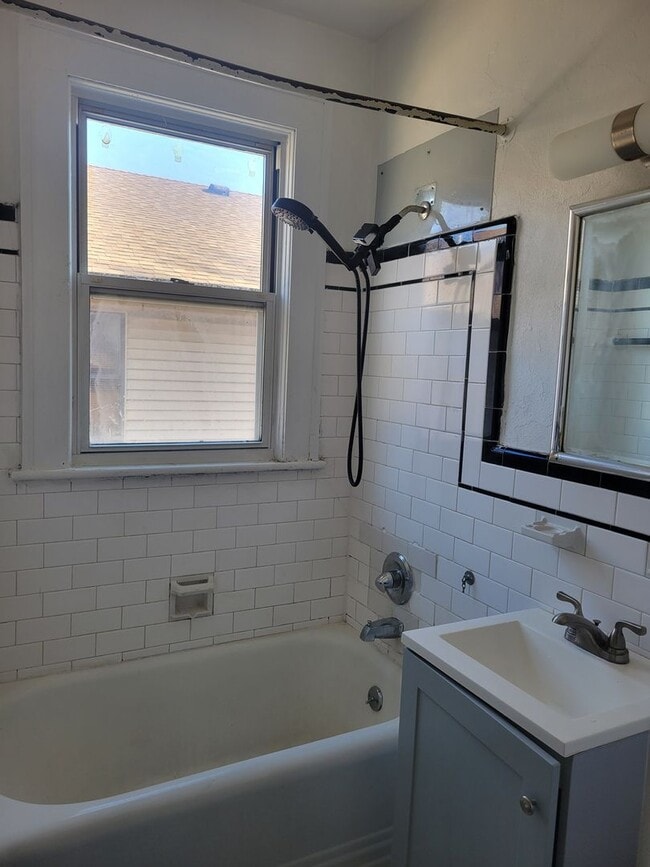 Building Photo - Trinh_4900 E Princess Anne Road Unit B