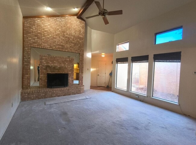 Photo - 2 bed/2 bath home in a great location, AVAILABLE NOW!