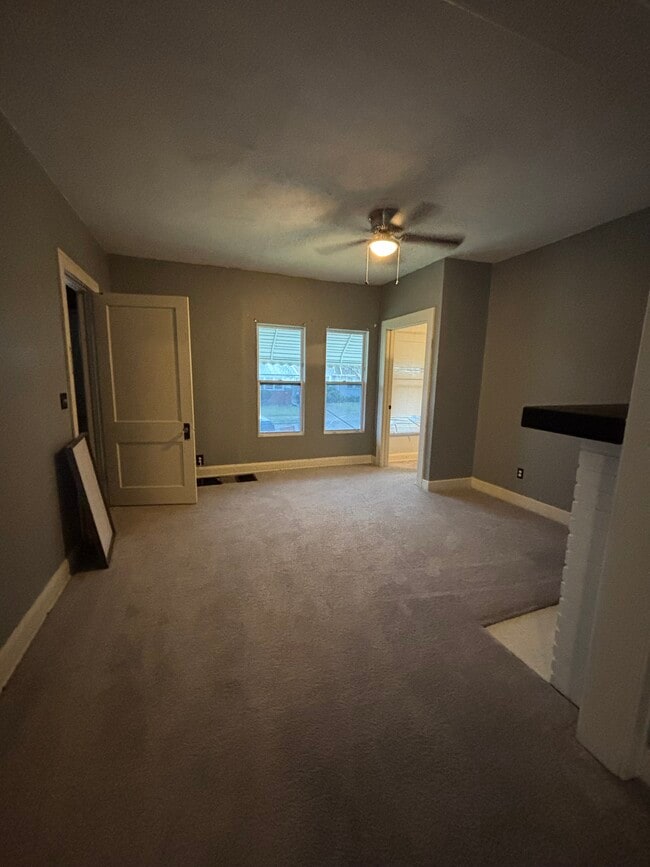 Building Photo - 1732 Evansdale Ave Unit Lower Rental
