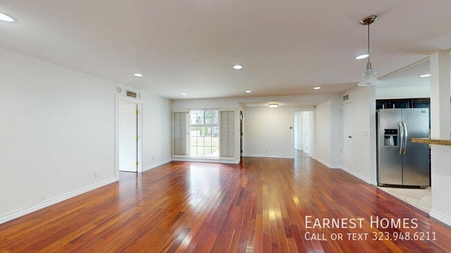Photo - 17155 Donmetz St