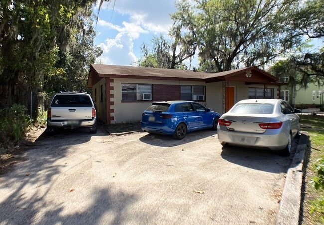 Photo - Lovely 3 Bedroom, 1 Bathroom House