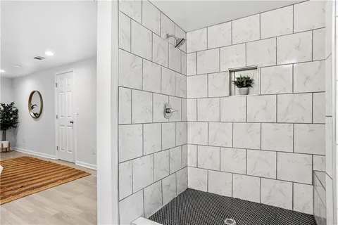 Photo - 872 Glenway Dr SW