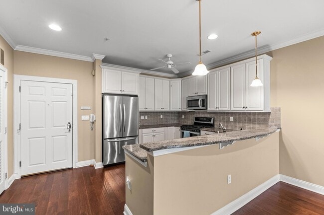 Photo - 2022 Crescent Wy Unit C2022