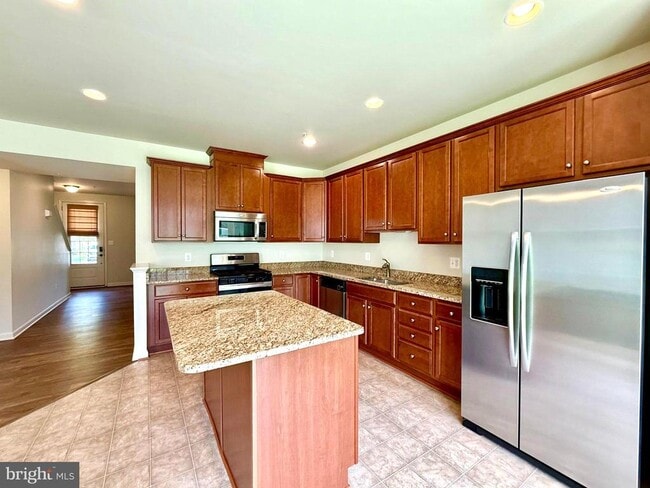 Photo - 44517 Gray Wolf St