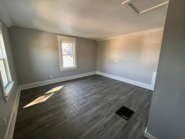 Photo - 3 Bedroom 1 Bath House in East Moline