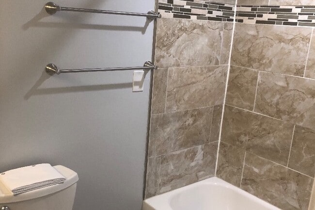 Building Photo - 1737 Park Ave Unit Apt#2
