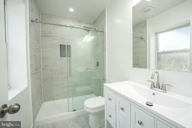 Photo - 8665 Center Rd