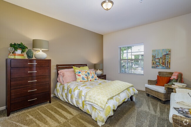 1BR, 1BA - 892SF - The View Luxury Apartments