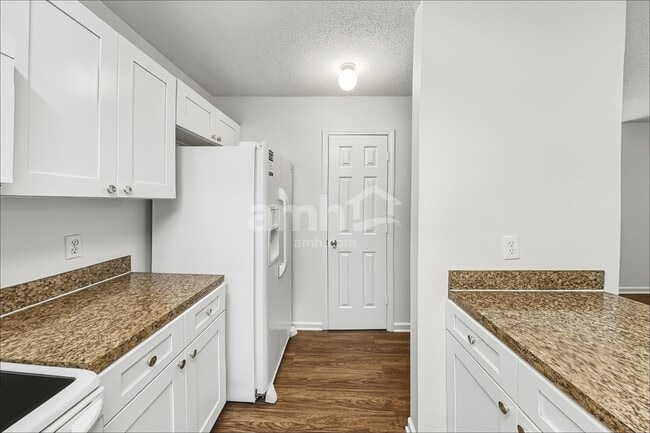 Photo - 8111 Kingston Dr