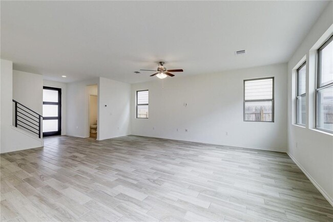9107 Garnet Dr